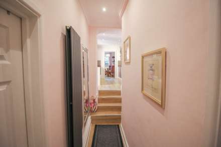 Hillside**Beautiful Garden**Off Street Parking**Two Bedrooms**, Image 8