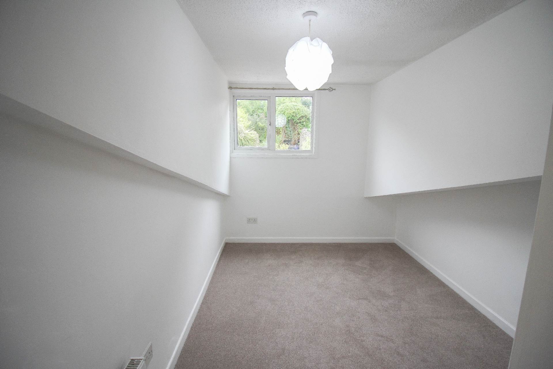 Coombe Road, Hillside, Image 8