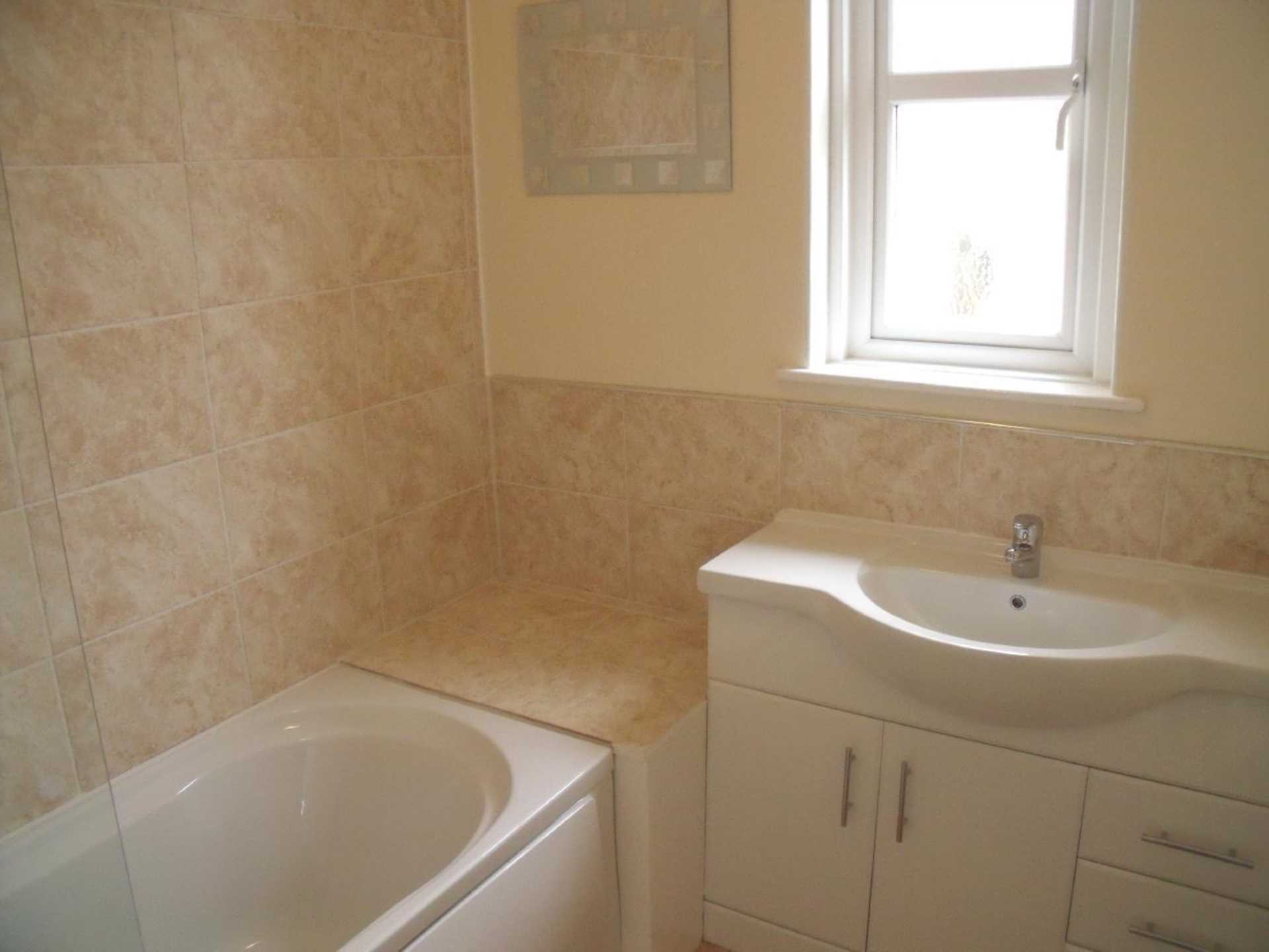 Clarence Grove Road, Southward, Image 6