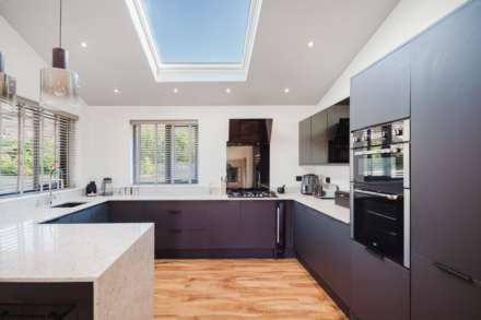 BLEADON HILL**BEAUTIFULLY PRESENTED**LARGE PLOT**STUNNING VIEWS**, Image 10
