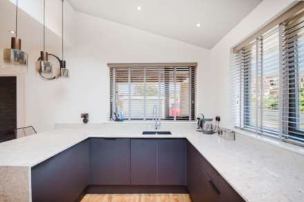 BLEADON HILL**BEAUTIFULLY PRESENTED**LARGE PLOT**STUNNING VIEWS**, Image 7