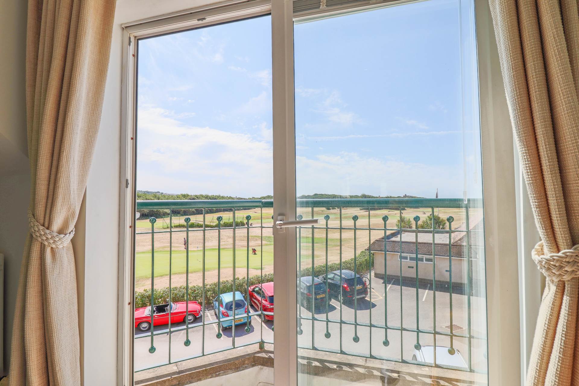 Royal Sands, Prestigious Gated Community - Superb Town House, Image 15