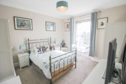 Royal Crescent**Two Double Bedrooms**Sea Views Front & back**Stunningly Presented**, Image 10