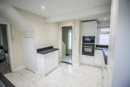 Weston Super Mare*NEW KITCHEN 2023*NEW BOILER*NO ONWARD CHAIN*60FT GARDEN*CONSERVATORY*, Image 3