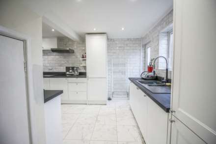 Weston Super Mare*NEW KITCHEN 2023*NEW BOILER*NO ONWARD CHAIN*60FT GARDEN*CONSERVATORY*, Image 4