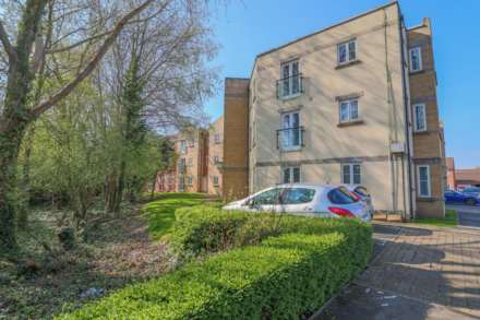 Stormont Court, Great First Time Buyers Apartment, Image 11