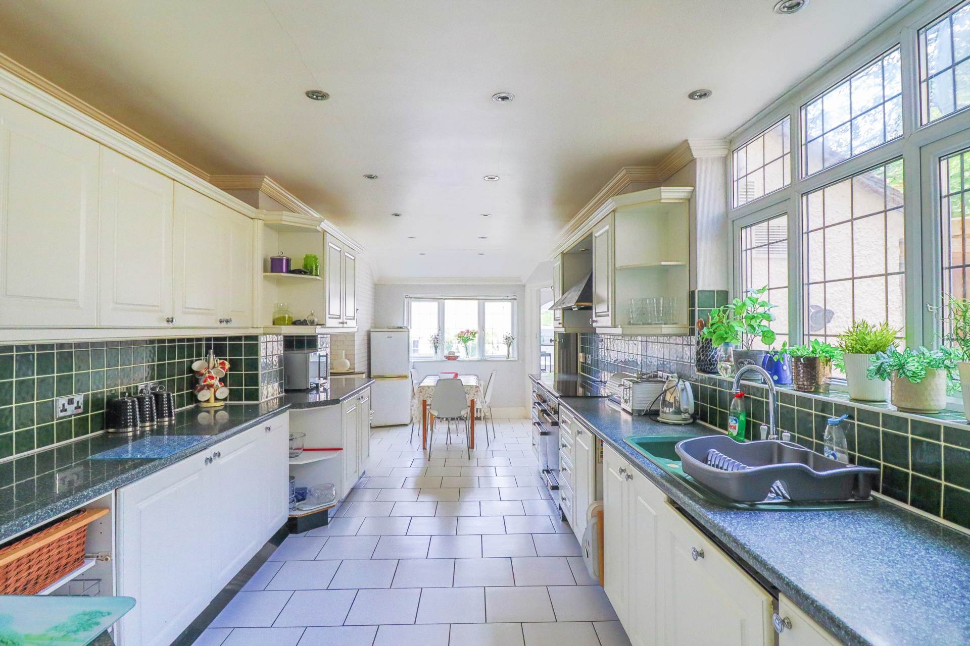 Elmhyrst Road - Impressive 0.25 Acre Plot - Endless Potential, Image 10