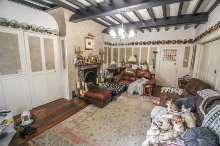 ELMHYRST ROAD - EXCEPTIONAL PERIOD PROPERTY, Image 5