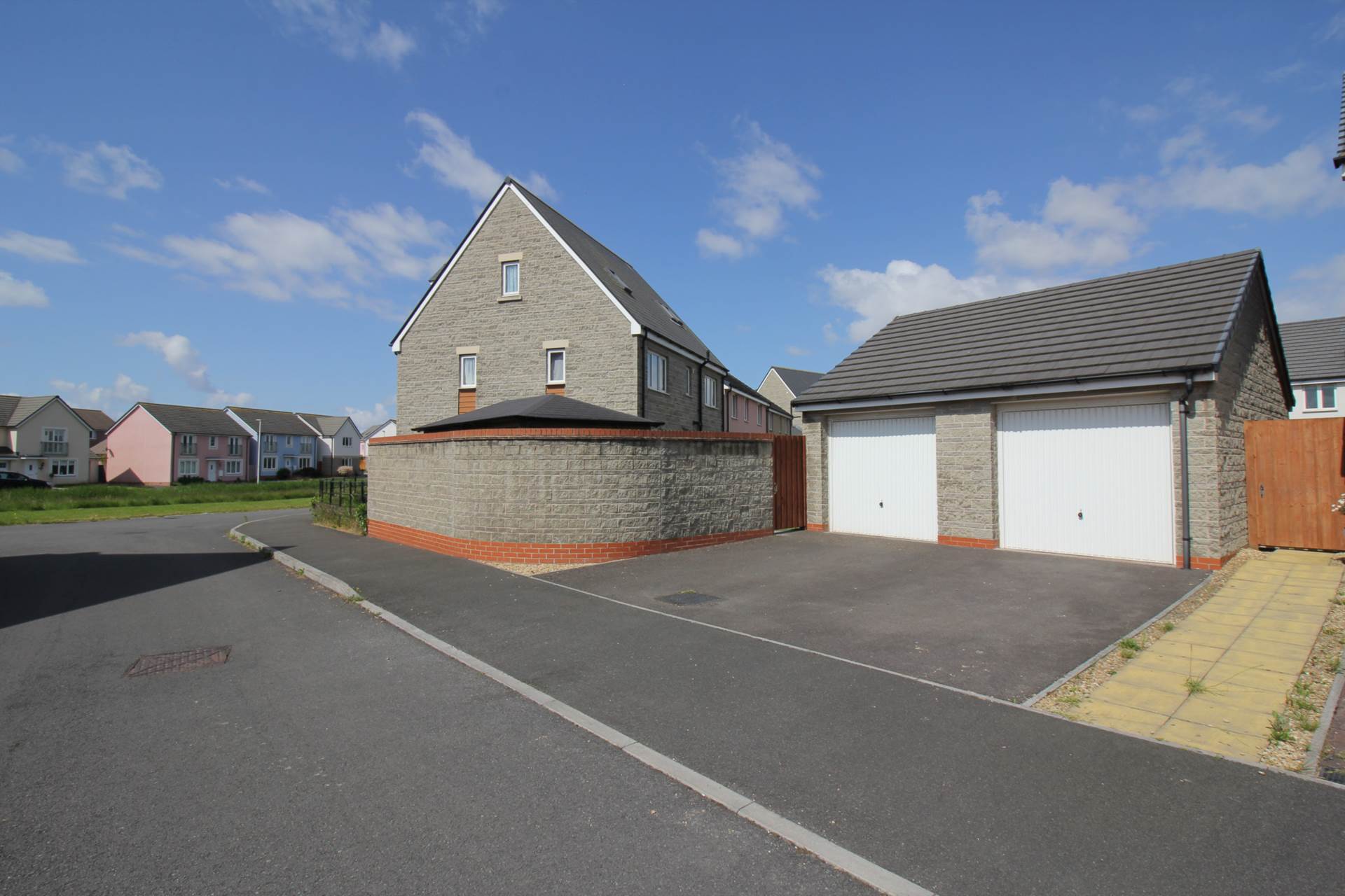 Wayfarer Close, Haywood Village, Image 27