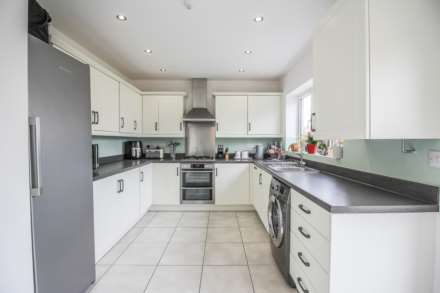 Wayfarer Close, Haywood Village, Image 3