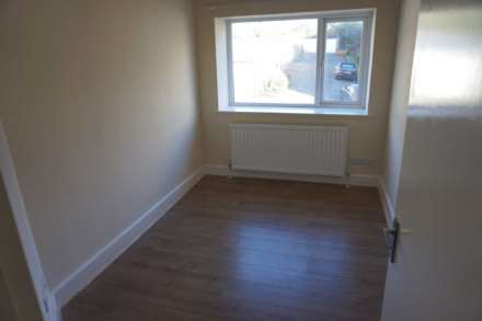 Leawood Court, South Road, Image 5