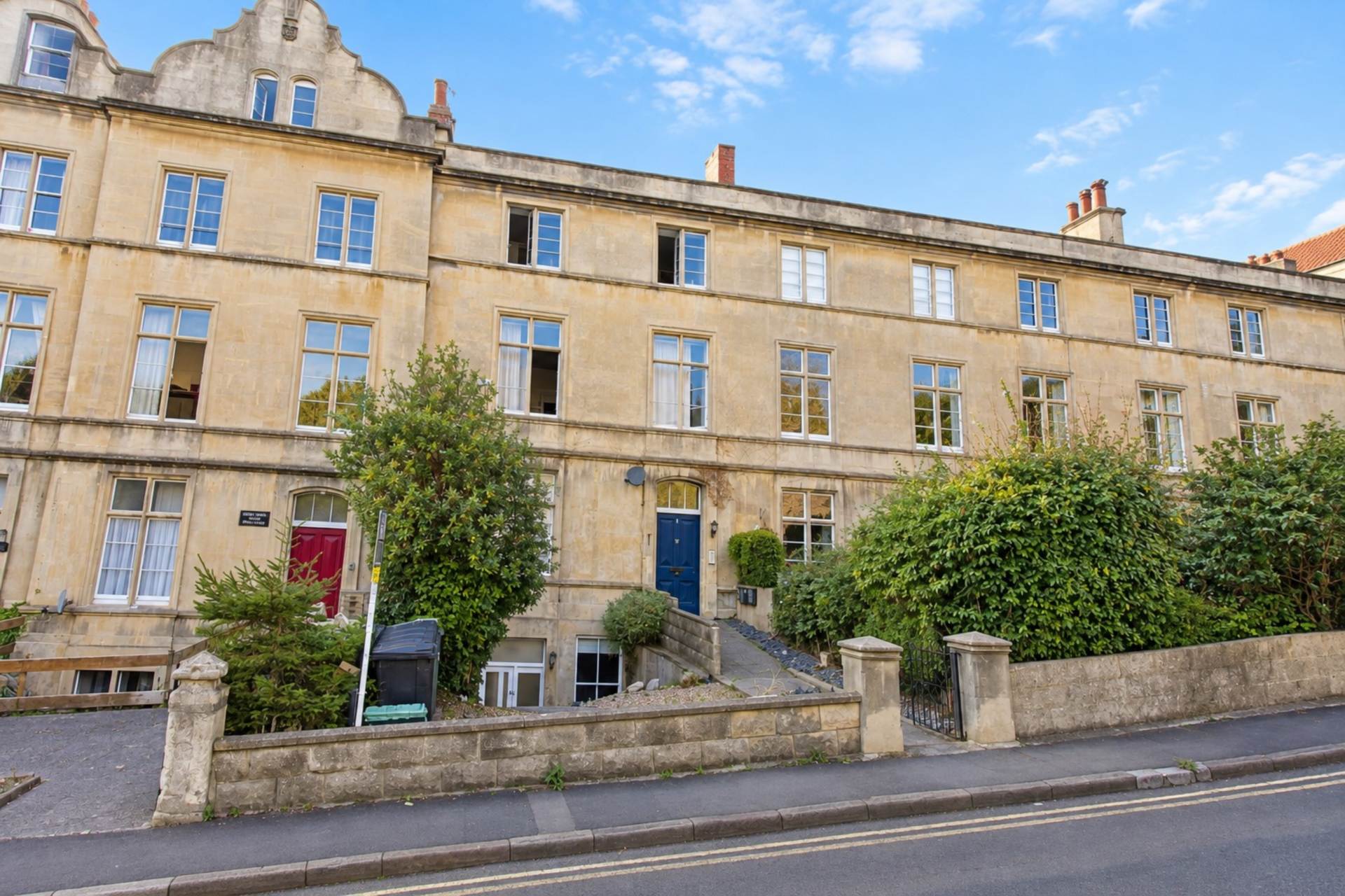 **Central Location**Two Double Bedrooms**Super Open Plan Living Area**Own Front Door**Private Sunny Garden/Courtyard**, Image 1