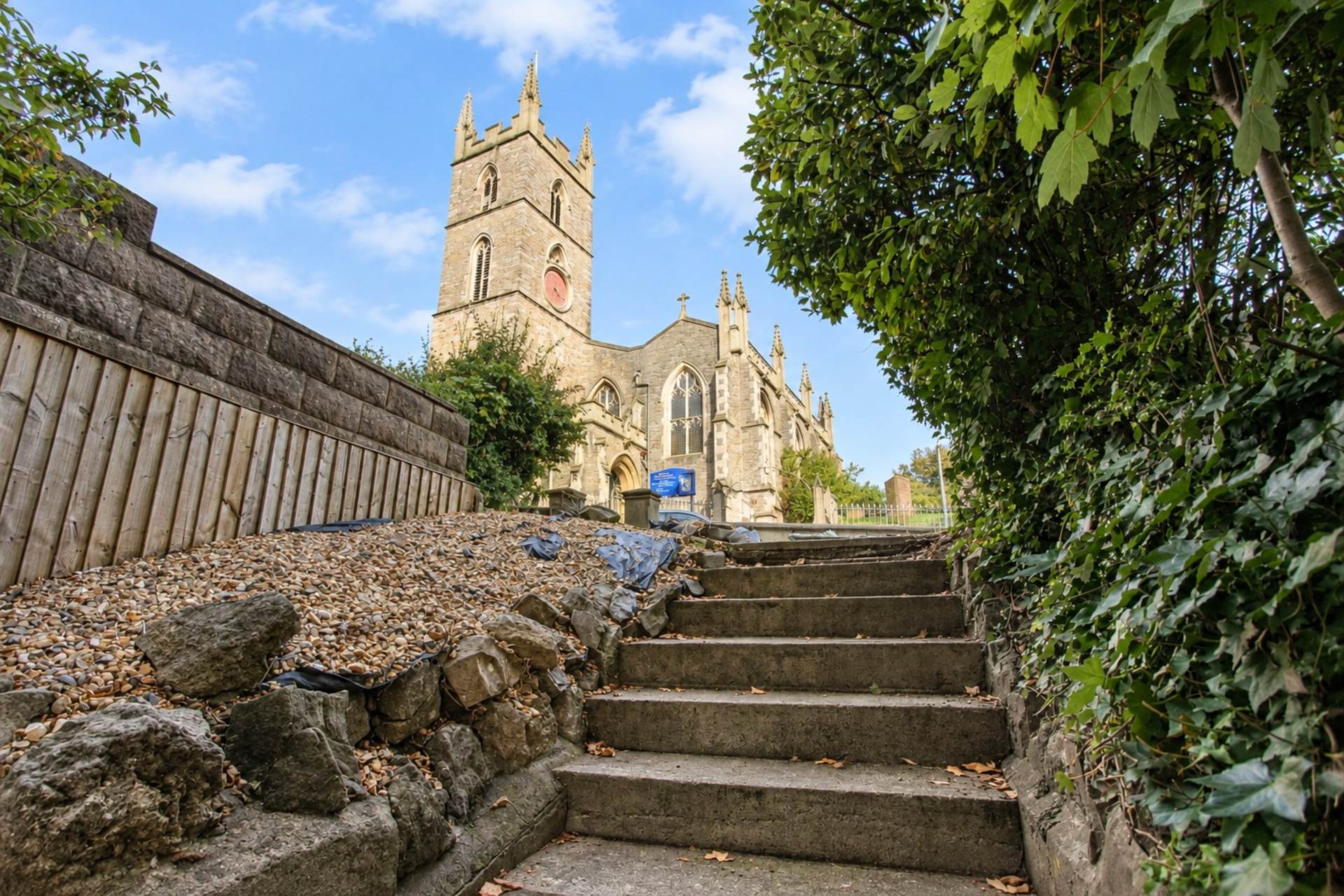 **Central Location**Two Double Bedrooms**Super Open Plan Living Area**Own Front Door**Private Sunny Garden/Courtyard**, Image 17