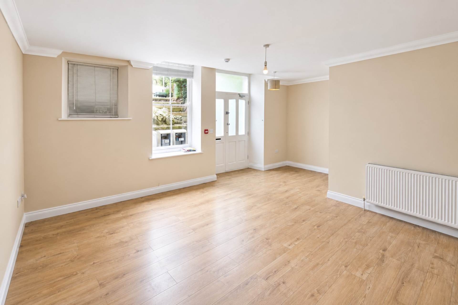 **Central Location**Two Double Bedrooms**Super Open Plan Living Area**Own Front Door**Private Sunny Garden/Courtyard**, Image 4