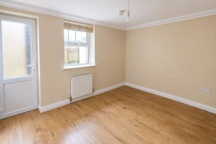 **Central Location**Two Double Bedrooms**Super Open Plan Living Area**Own Front Door**Private Sunny Garden/Courtyard**, Image 12