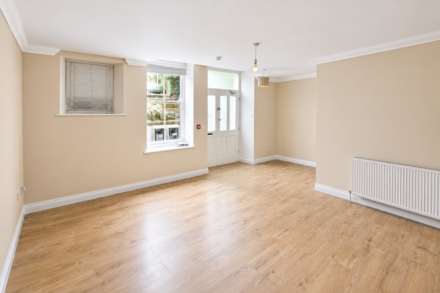 **Central Location**Two Double Bedrooms**Super Open Plan Living Area**Own Front Door**Private Sunny Garden/Courtyard**, Image 4