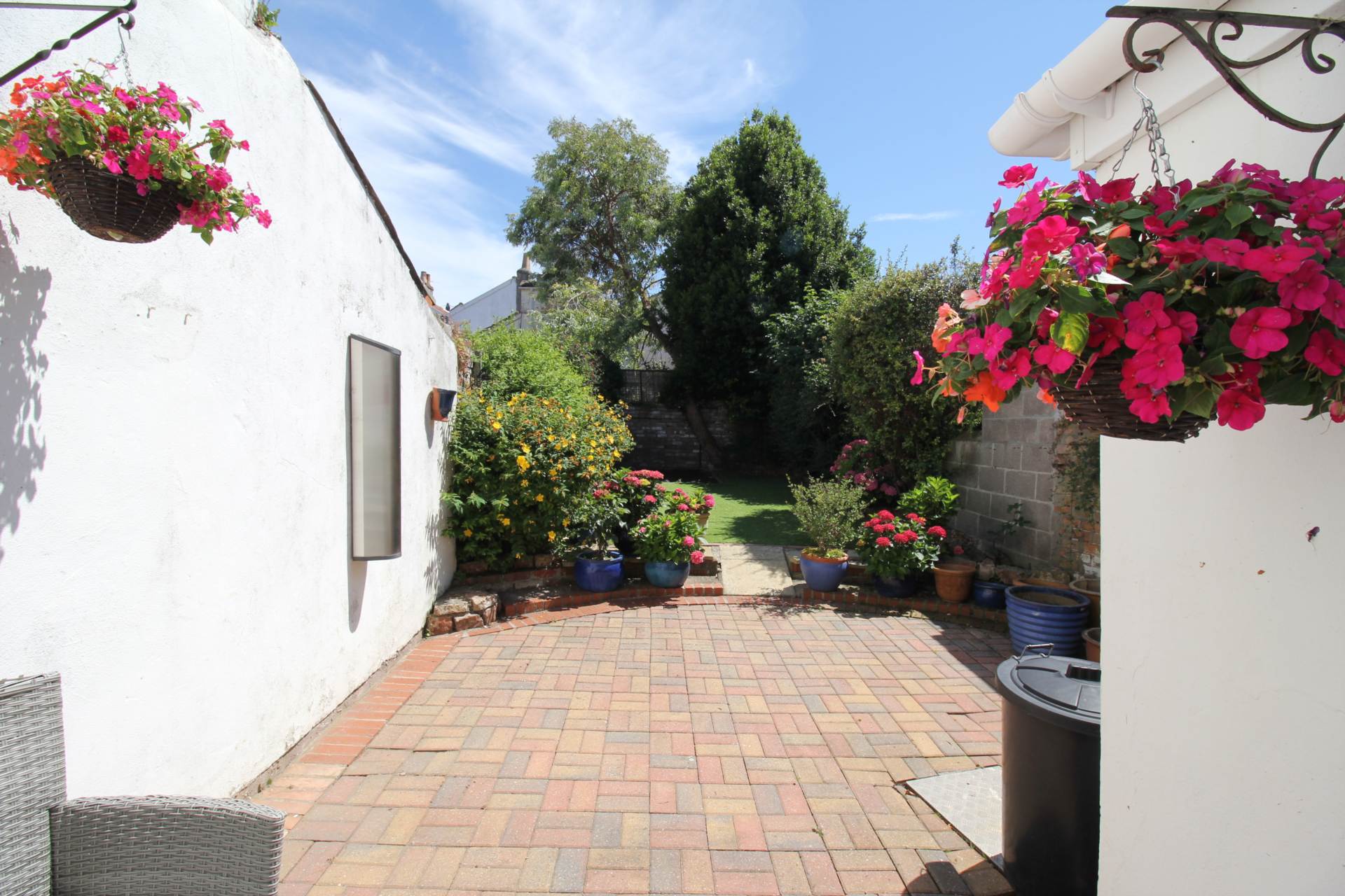 Central Location**Beautiful Walled Garden**Stunningly Presented**Useful Loft Room**En Suite**, Image 2