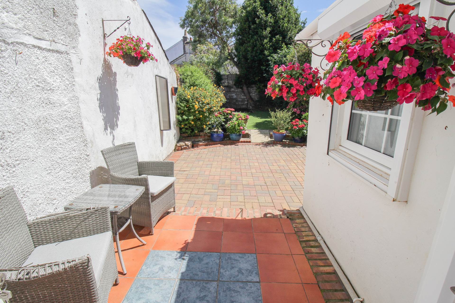 Central Location**Beautiful Walled Garden**Stunningly Presented**Useful Loft Room**En Suite**, Image 20
