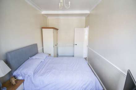 Central Location**Beautiful Walled Garden**Stunningly Presented**Useful Loft Room**En Suite**, Image 13
