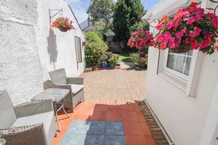 Central Location**Beautiful Walled Garden**Stunningly Presented**Useful Loft Room**En Suite**, Image 20