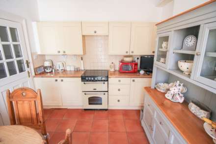 Central Location**Beautiful Walled Garden**Stunningly Presented**Useful Loft Room**En Suite**, Image 5