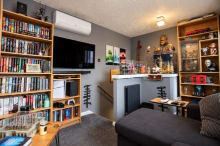 **Central Location**Ideal for Dual Occupancy**4 Bedrooms**2 Lounges**Additional Income**, Image 11