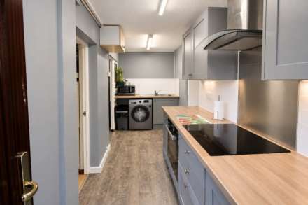 **Central Location**Ideal for Dual Occupancy**4 Bedrooms**2 Lounges**Additional Income**, Image 14