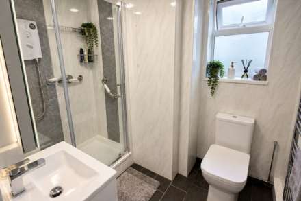 **Central Location**Ideal for Dual Occupancy**4 Bedrooms**2 Lounges**Additional Income**, Image 18