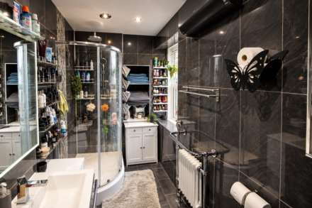 **Central Location**Ideal for Dual Occupancy**4 Bedrooms**2 Lounges**Additional Income**, Image 24