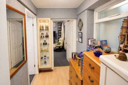 **Central Location**Ideal for Dual Occupancy**4 Bedrooms**2 Lounges**Additional Income**, Image 7