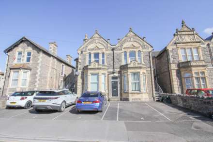 Central Location**Master Bedroom with En-Suite**Stunningly Presented**23' Kit/Breakfast Room**19' Lounge**, Image 14