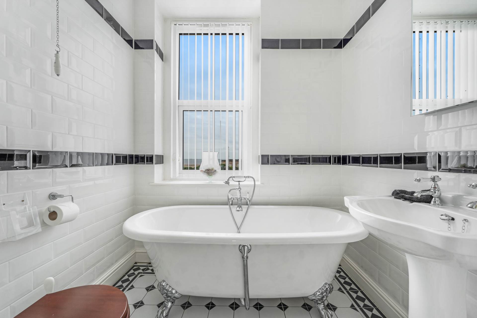 Beach Road - The Beach House - Truly Special, Image 19