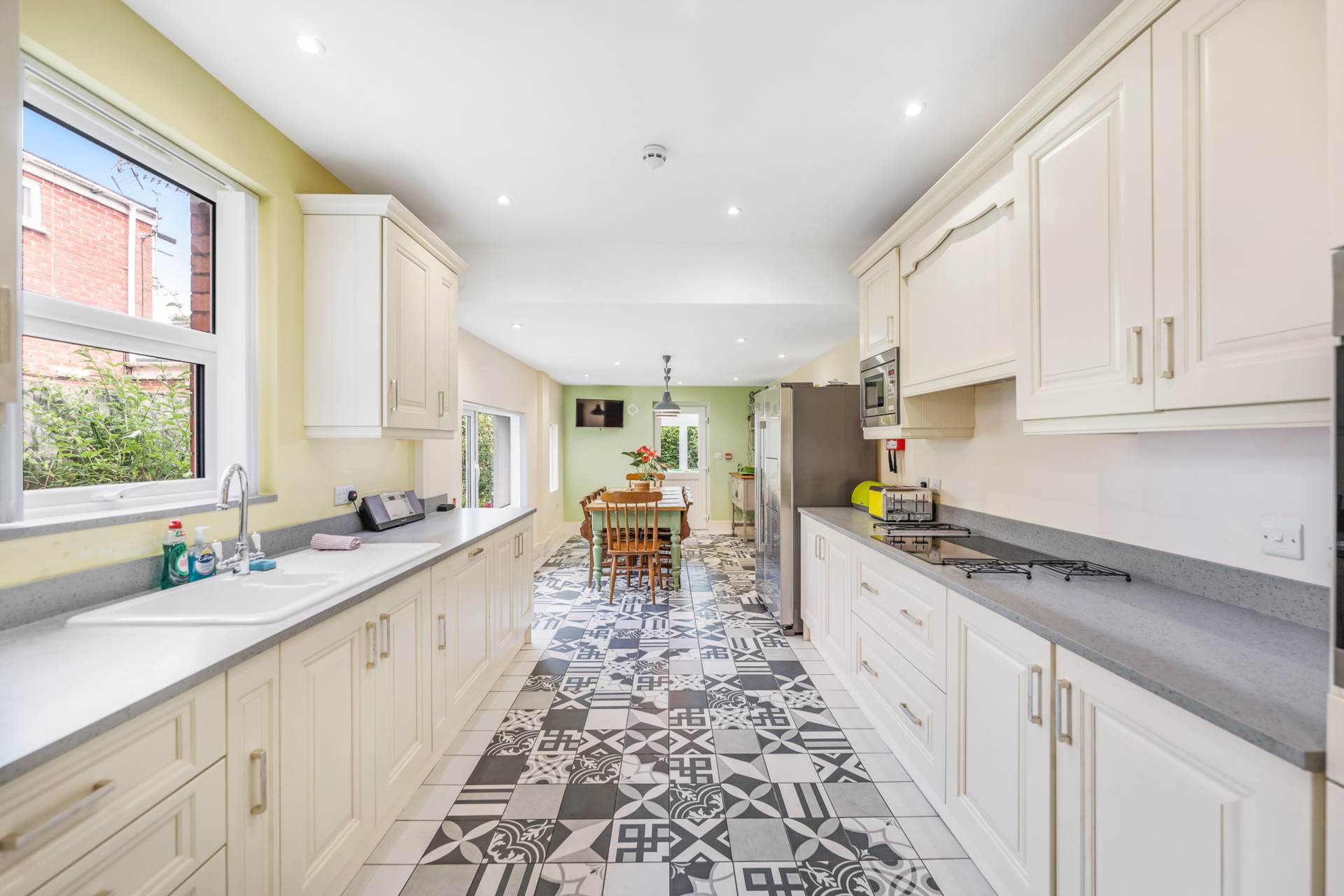 Beach Road - The Beach House - Truly Special, Image 5
