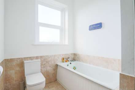 Arundell Road, Hillside - Deceptively Light & Spacious Flat, Image 12