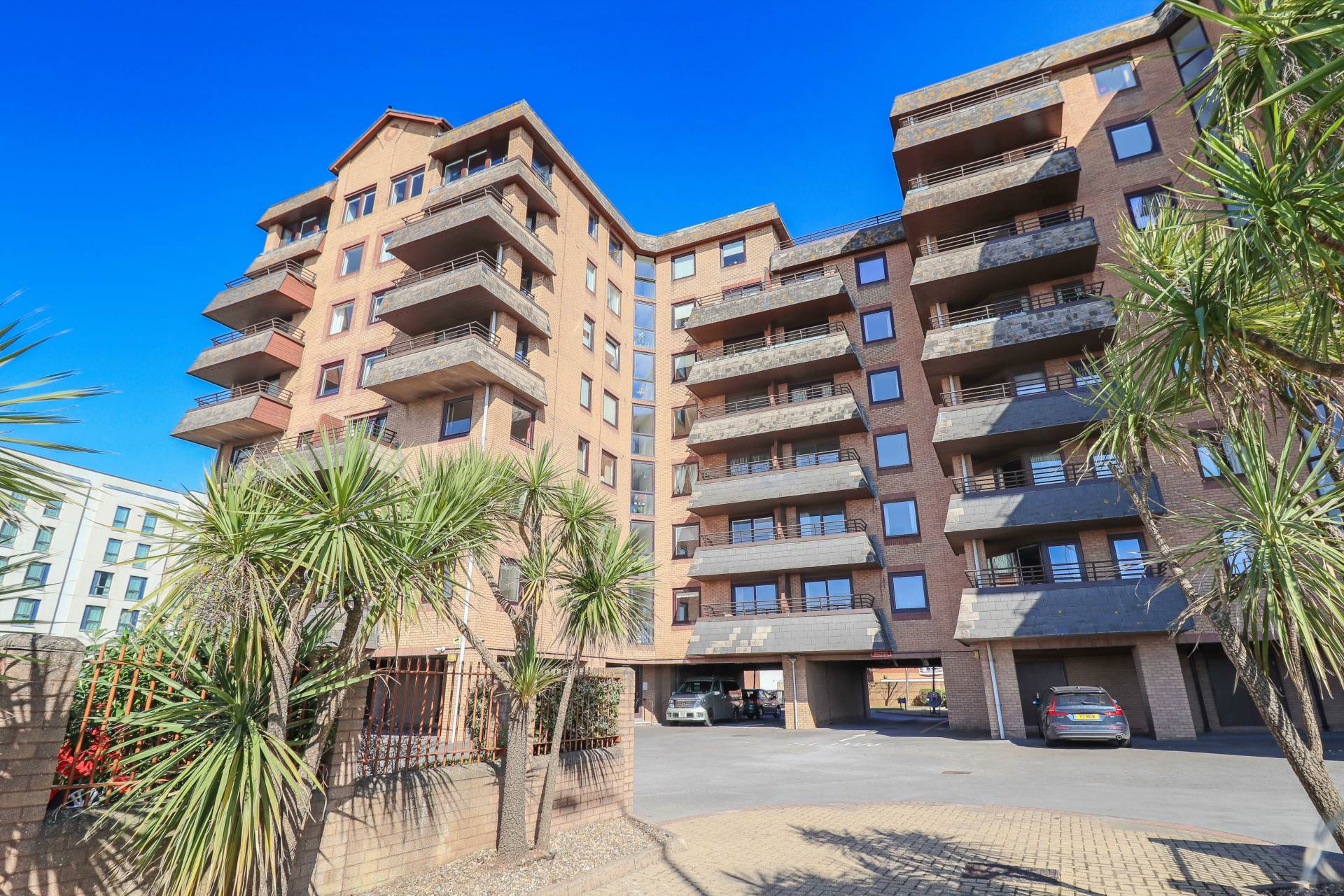 Carlton Mansions - West Facing Balcony Views, Image 1