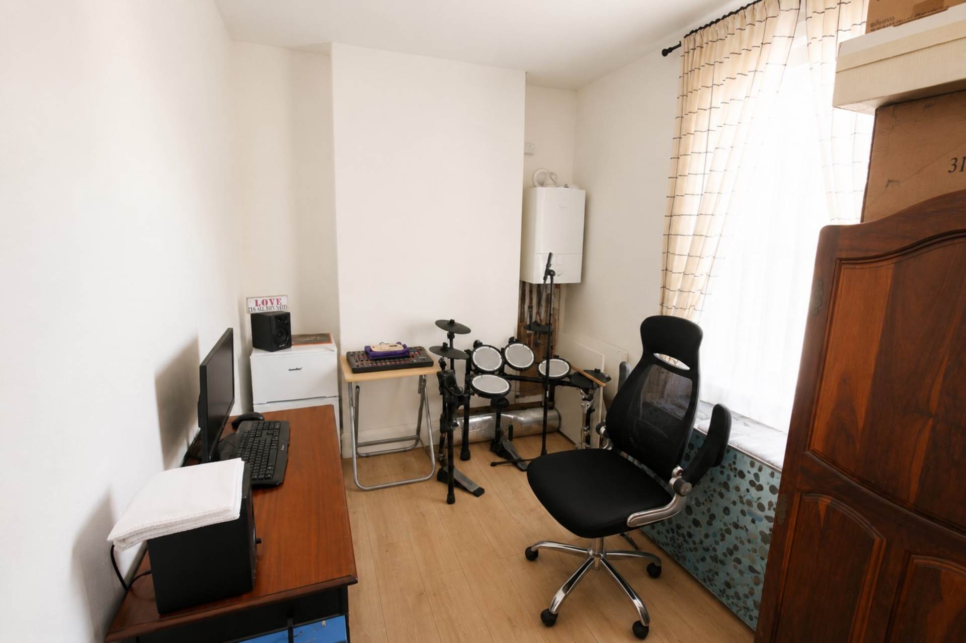 Clevedon Road**4 Bedrooms**Pot Room Let with £2500 Return**Split into Two Properties**, Image 10
