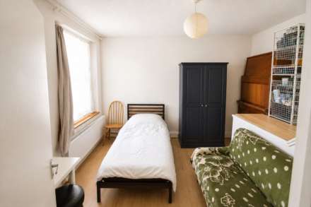 Clevedon Road**4 Bedrooms**Pot Room Let with £2500 Return**Split into Two Properties**, Image 9