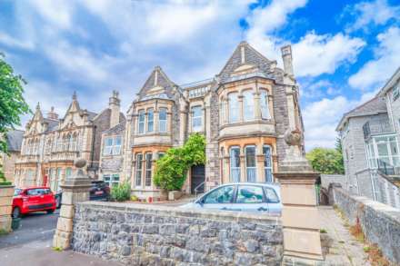 Grove Park Road, Hillside - Stunning Ground Floor Flat