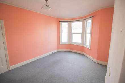 Severn Road**2 Bedrooms**Super Location**Close to Amenities, Beach & Parks**, Image 2