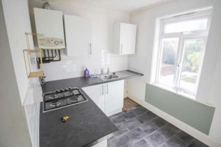 Severn Road**2 Bedrooms**Super Location**Close to Amenities, Beach & Parks**, Image 4