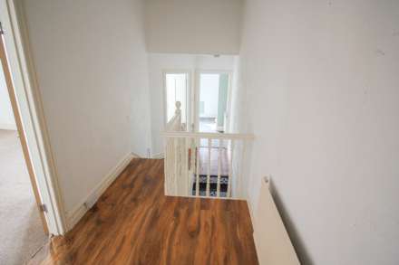 Severn Road**2 Bedrooms**Super Location**Close to Amenities, Beach & Parks**, Image 5