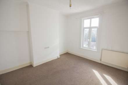 Severn Road**2 Bedrooms**Super Location**Close to Amenities, Beach & Parks**, Image 6