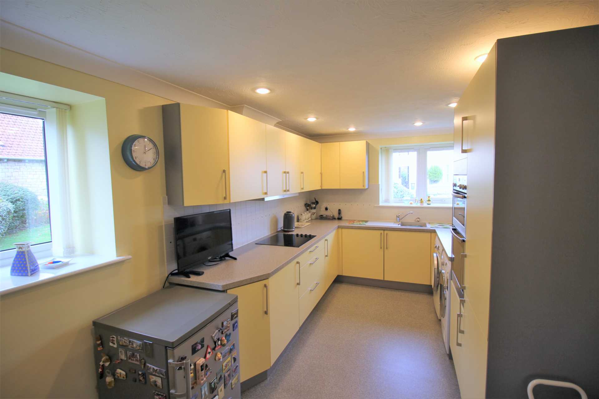 Wyvern Mews, Weston-super-Mare, Image 4