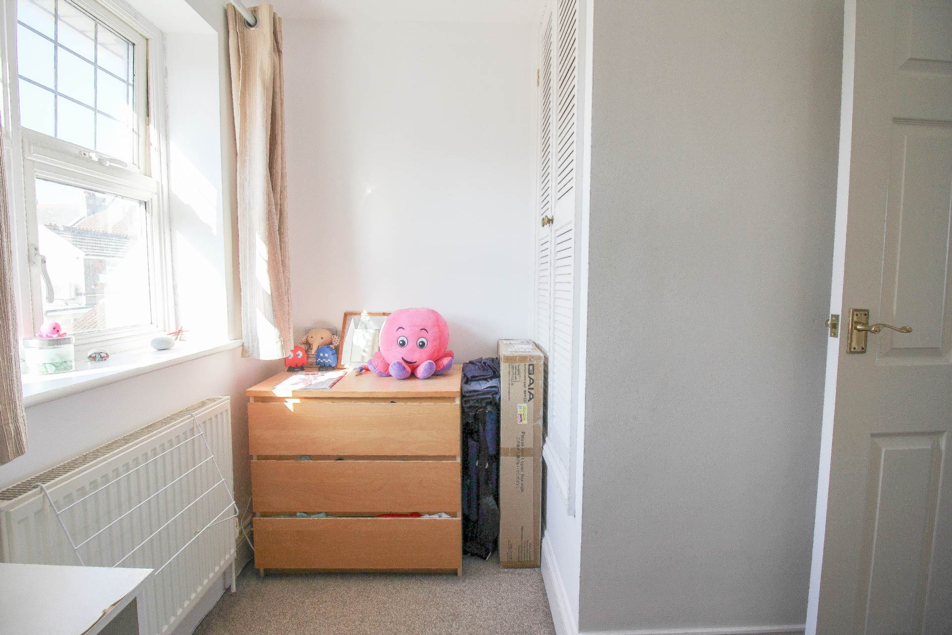 **Tebbutts Mews**two Bedrooms**Sunny Garden**Parking**close to Amenities**, Image 15