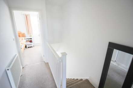 **Tebbutts Mews**two Bedrooms**Sunny Garden**Parking**close to Amenities**, Image 9