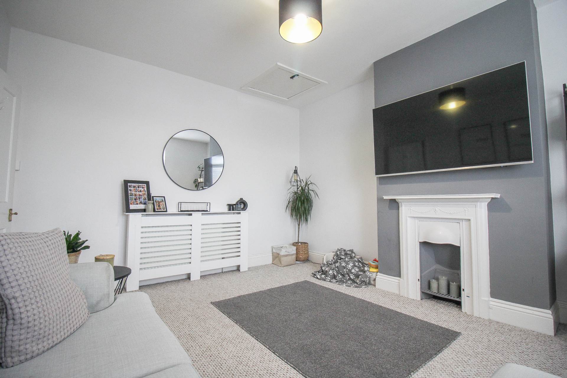 South Ward**Stunningly Presented**Two Double Bedrooms**Close to Beach & Town**, Image 3