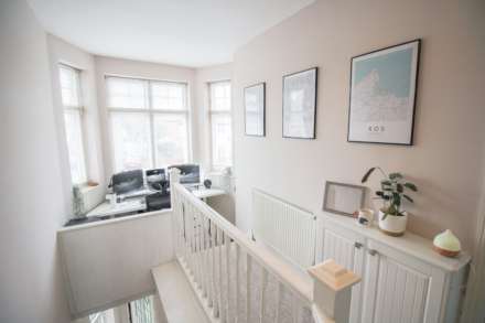 South Ward**Stunningly Presented**Two Double Bedrooms**Close to Beach & Town**, Image 6