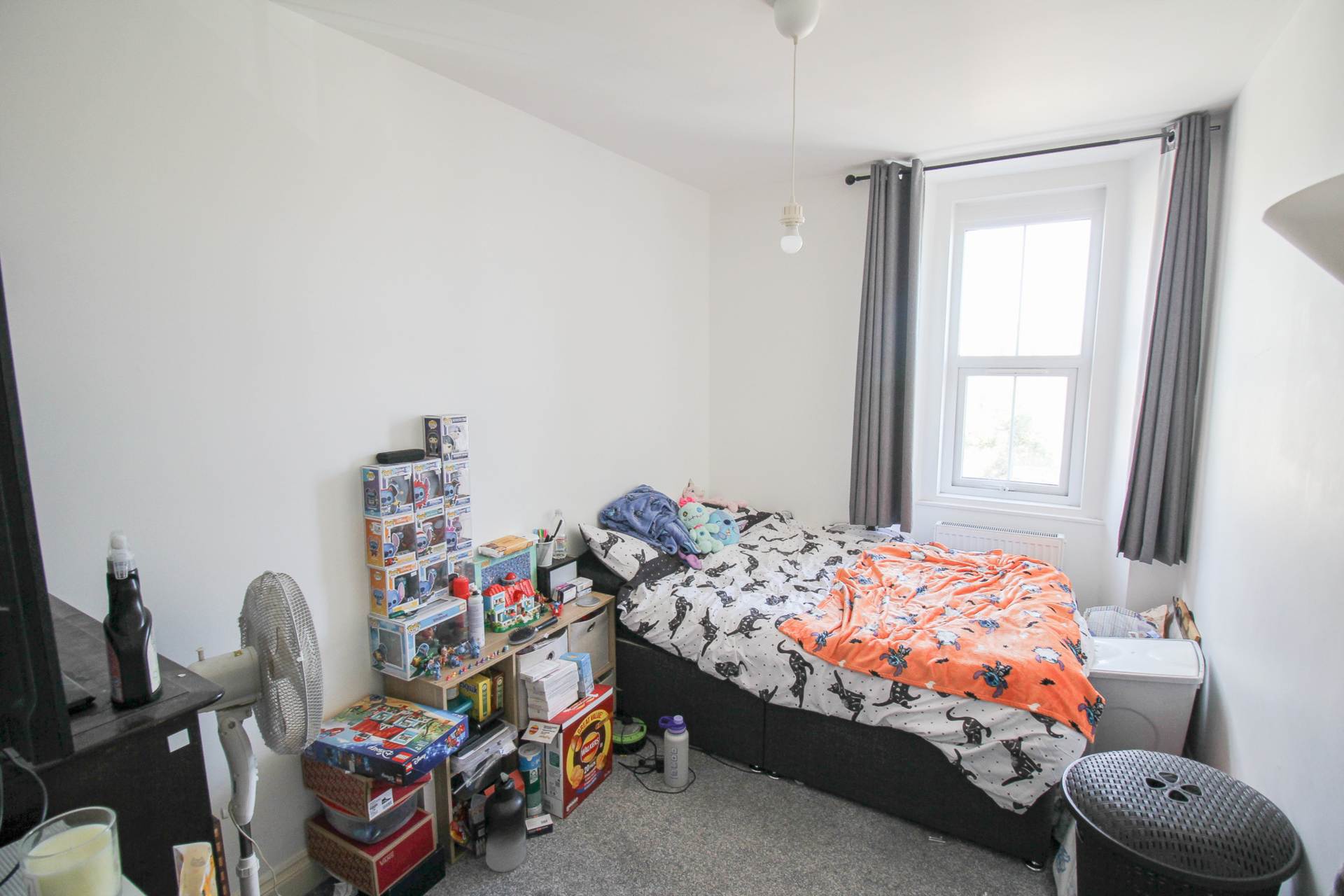 Centrally Located**Lift & Stair Access**3 Double Bedrooms**En Suite & Walk in Wardrobe**, Image 10