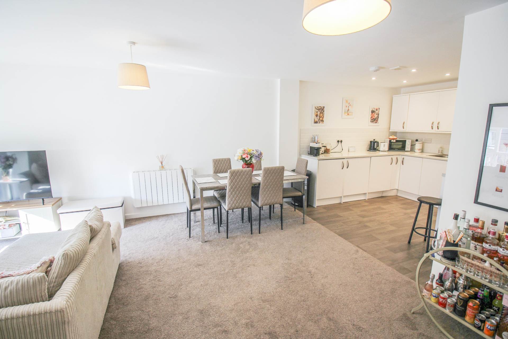 Weston-super-Mare**2 Double Bedrooms**Open Plan Living Area**, Image 5