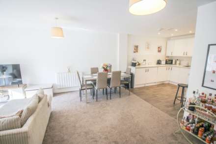 Weston-super-Mare**2 Double Bedrooms**Open Plan Living Area**, Image 5